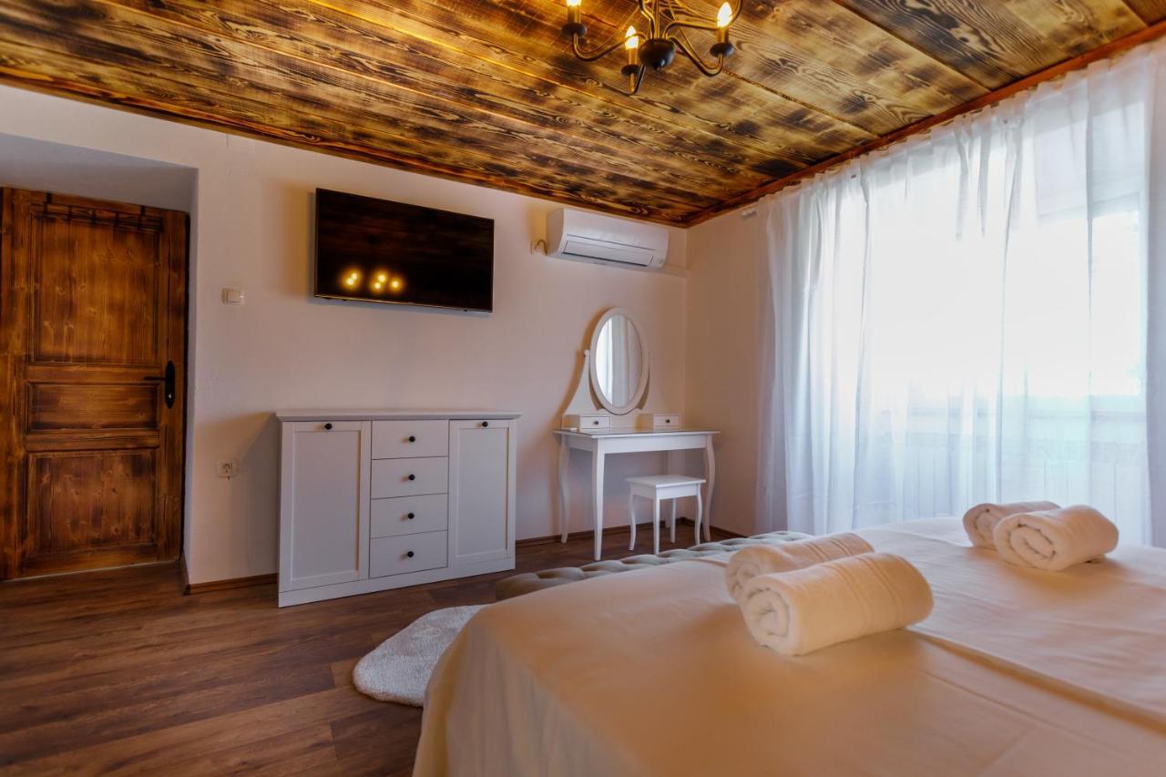 Rustic Apartment Evelin Krk Town Exterior foto