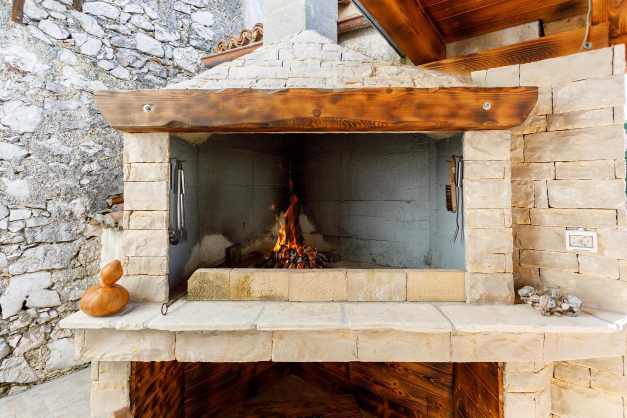 Rustic Apartment Evelin Krk Town Exterior foto