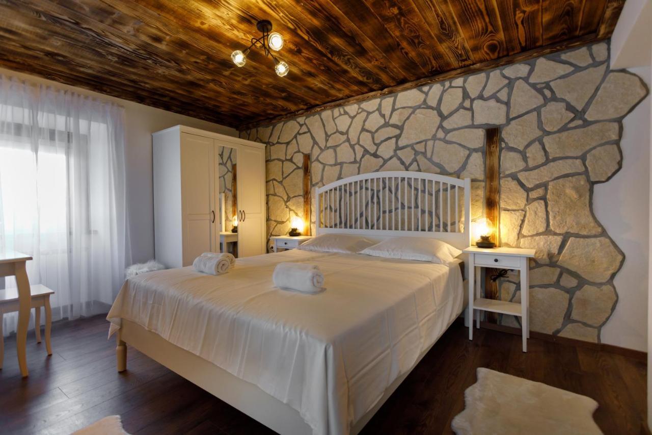 Rustic Apartment Evelin Krk Town Exterior foto