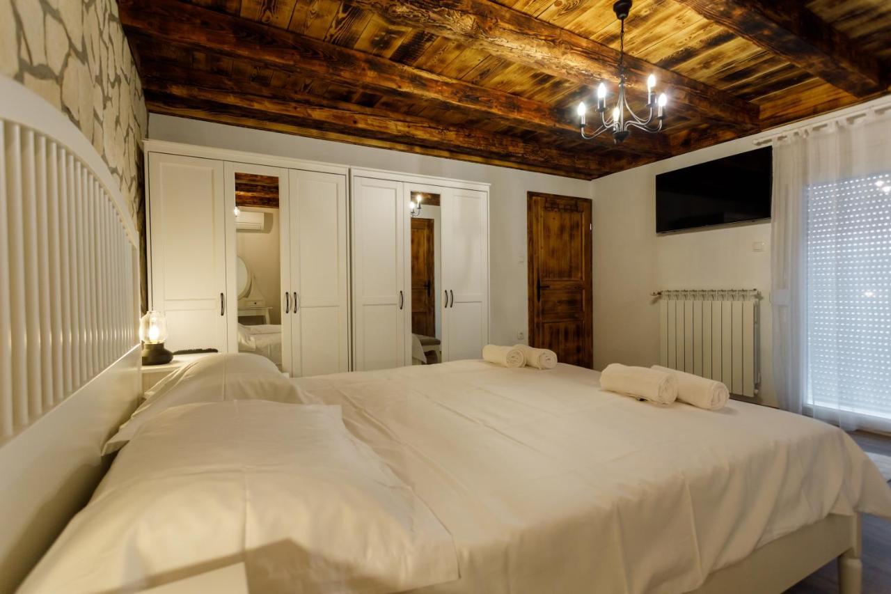 Rustic Apartment Evelin Krk Town Exterior foto